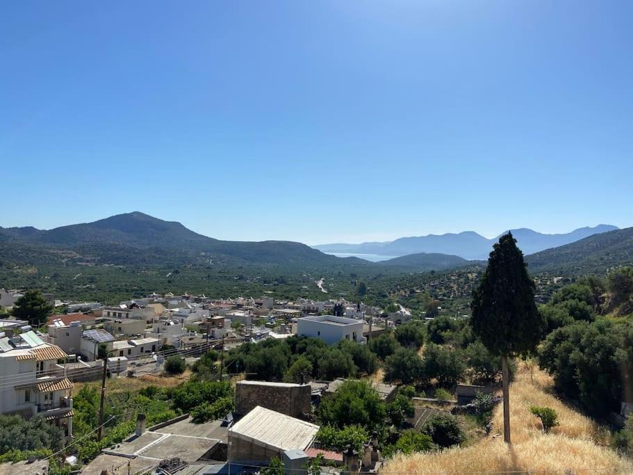 Kamari- Stunning Views