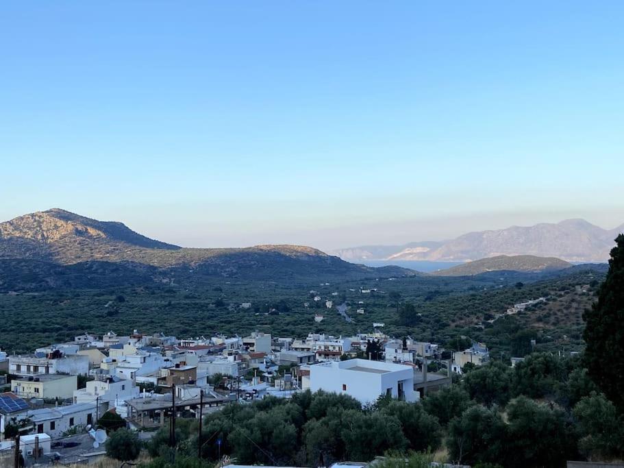 Kamari- Stunning Views