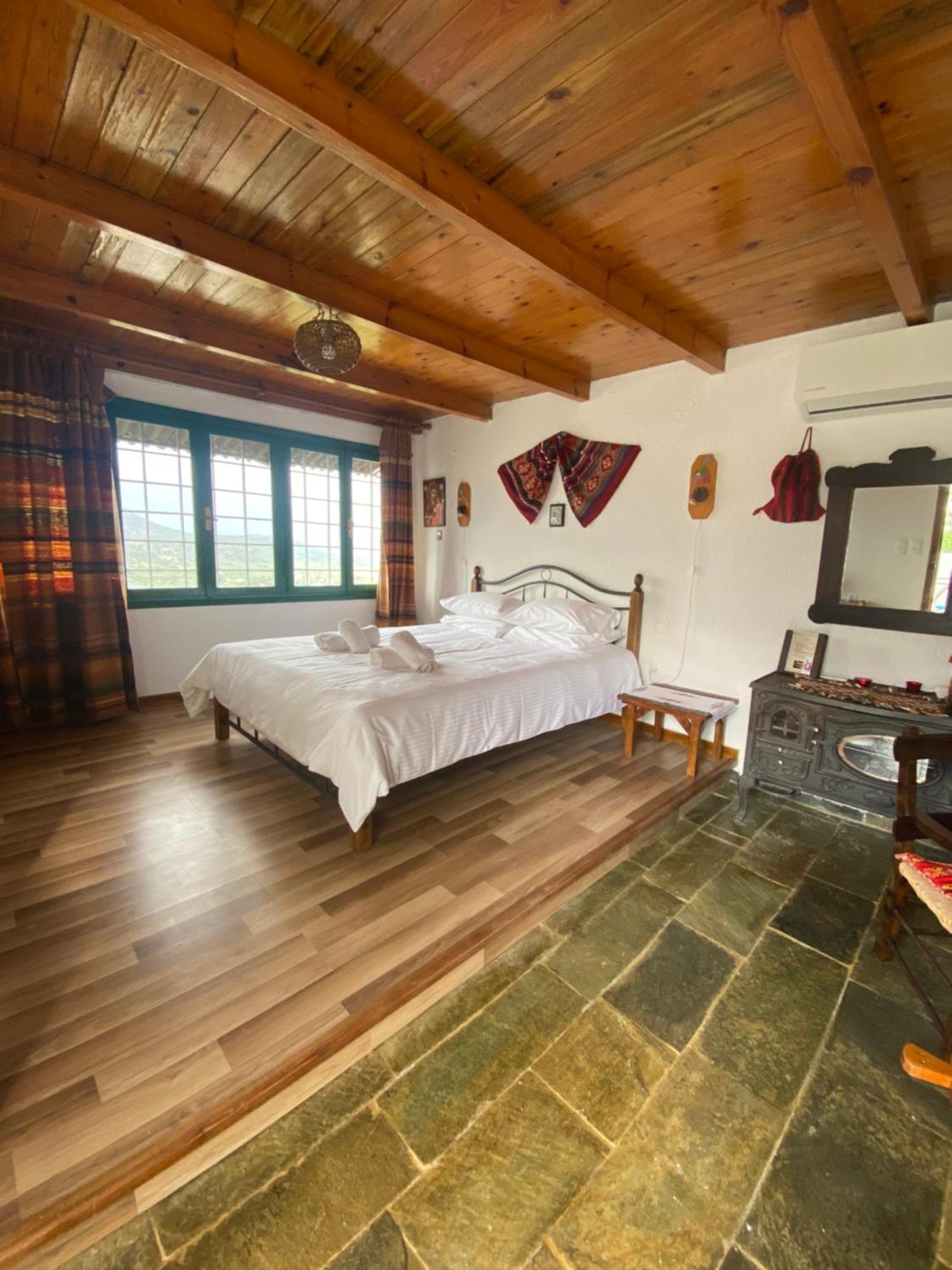 Kamari- Stunning Views Apartment
