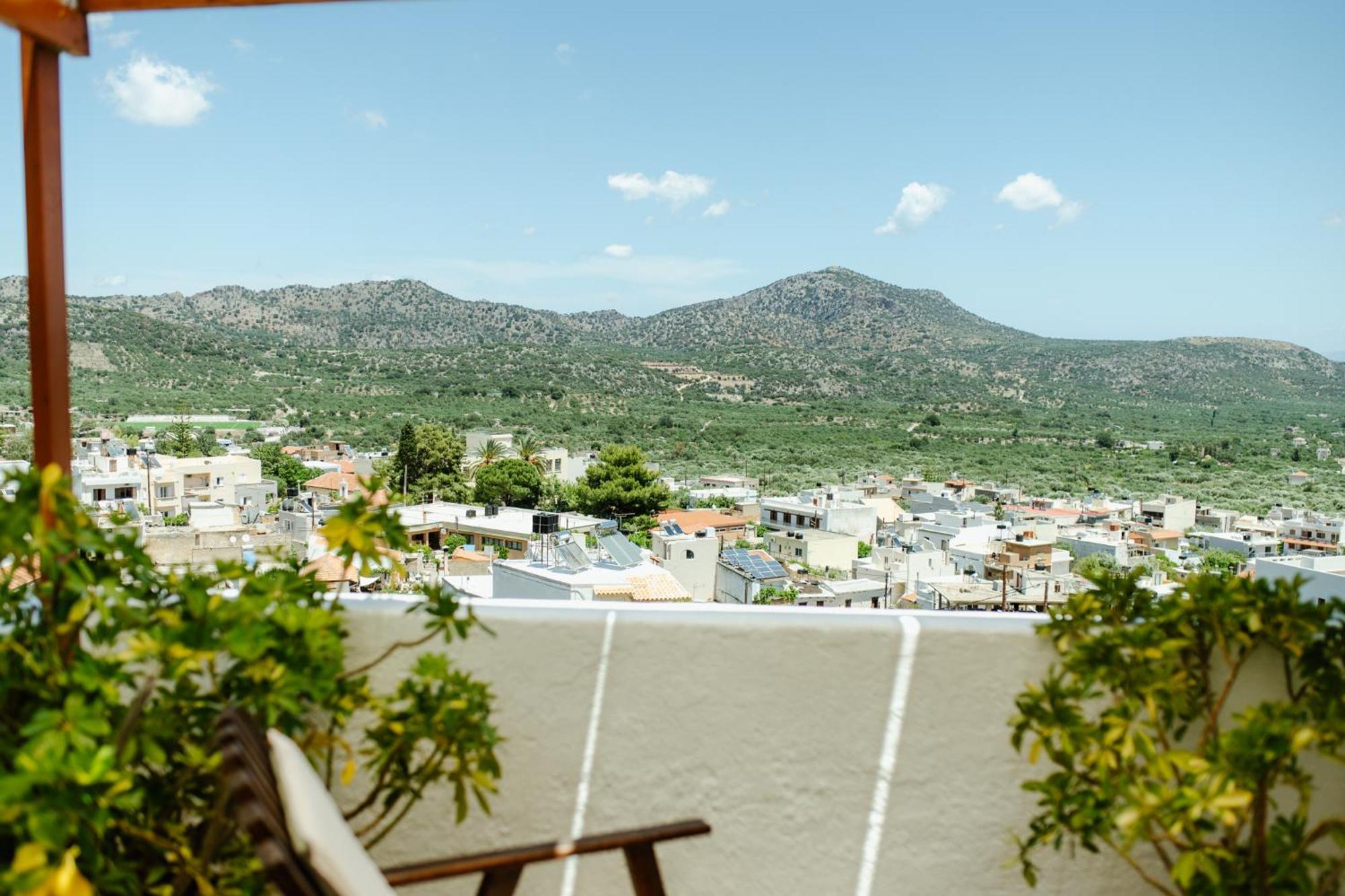Kamari- Stunning Views Apartament *